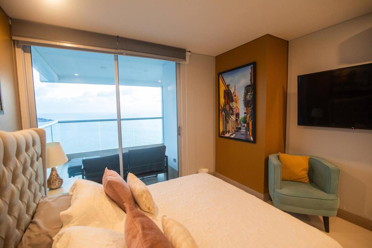 Oceanview With Two Pools, Gym & Guest Access *